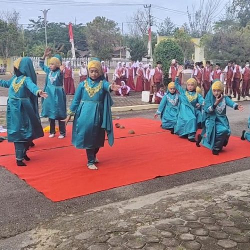 Anak – Anak Sekolah Dasar Semaraki Hardikda Aceh Ke-63 Tahun 2022